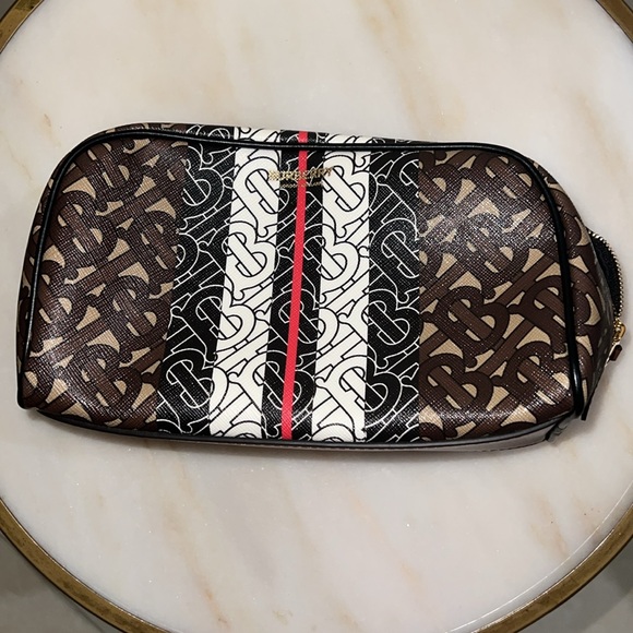 New Burberry Toiletry Bag (Unisex) - Picture 2 of 11